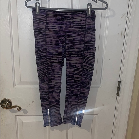 lululemon athletica women’s  Purple Patterned Leggings size small - Picture 1 of 5